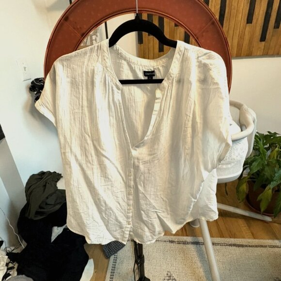 GapBody White Button Down Size Large - Picture 1 of 3